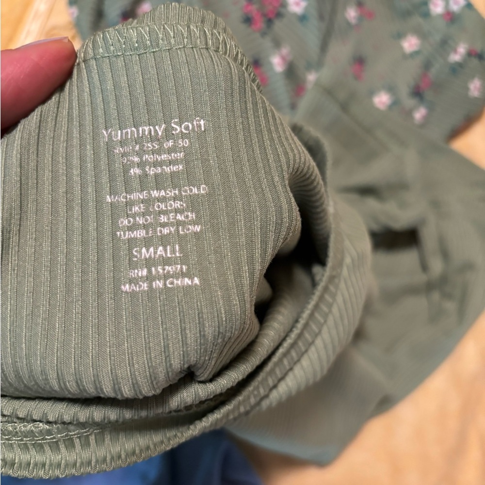 T shirt bundle - Picture 4 of 5